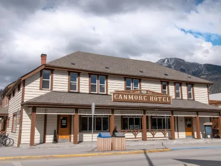 Party Hostel- Canmore Hotel Hostel