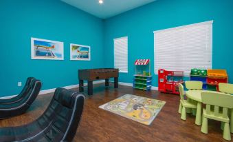 Comfortable 3BR Townhome Near Parks, Great Value