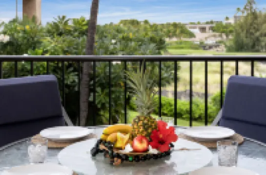 Stunning Ocean Views and Expansive Lanai - Elegant Hawaiian Sanctuary