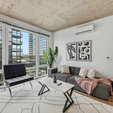 4BR Corporate Suite Central and Modern