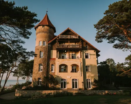 ซาเมค เลบา โรงแรมในLeba