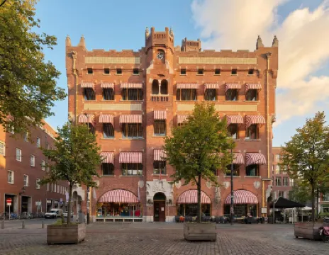 Berlage Hotel, BW Signature Collection 鄰近聖雅各堂的酒店