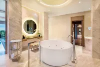 Hilton Bangkok Suvarnabhumi Golf Resort & Spa - Romantic
