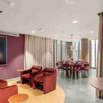 South Brisbane Apartments by Urban Rest Dining/Meeting Rooms