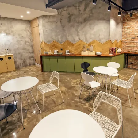 Sokcho Two Hotel Отели рядом с достопримечательностью «Стадион Сокчхо»