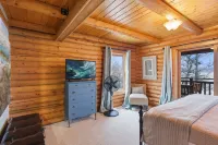 Lakefront Log Cabin With Private Dock, Two Decks & Cozy Comfort at 35mm in Sunrise Beach - Интернет