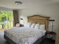 LYN Aire Motel - Lake George - Mountain view