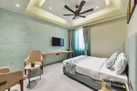 ภควตี ลักซูเรีย โรงแรม - ห้องครัว