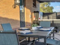 Cozy Den Retreat - Hot Tub - Game Room - BBQ - Fire Pit Min to Downtown Denver Hotels in Sherrelwood