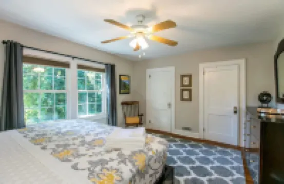 Roomy 5Br Bungalow with Backyard, Walk to Downtown