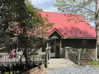Sleeps 11, Hot Tub, Pool, Winery, River Access, Between Boone and Banner Elk