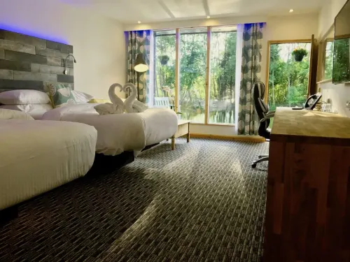 The Waterfront Lodges - Homestays