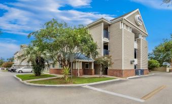 Suburban Studios Lakeland North I-4