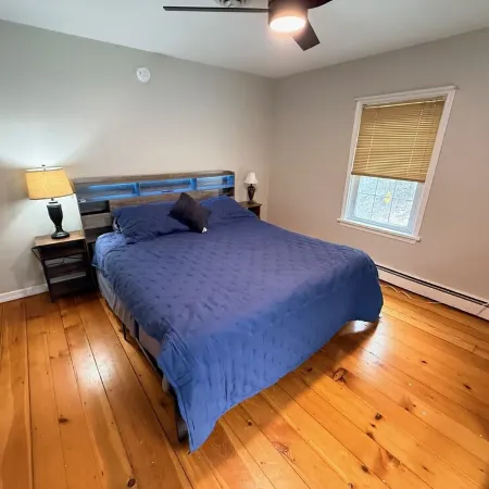 Happy Valley retreat - whole house, large living room, EV charger