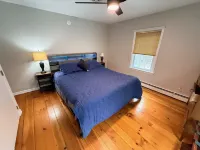 Happy Valley retreat - whole house, large living room, EV charger