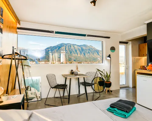 Lucy In The Sky With Diamonds! Hotels in Kalamata