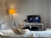 Deluxe Room W Fast WiFi, Netflix, Free Parking Hotels in Wolverhampton