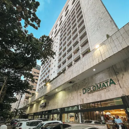 Flat Com Piscina a 50m da Praia