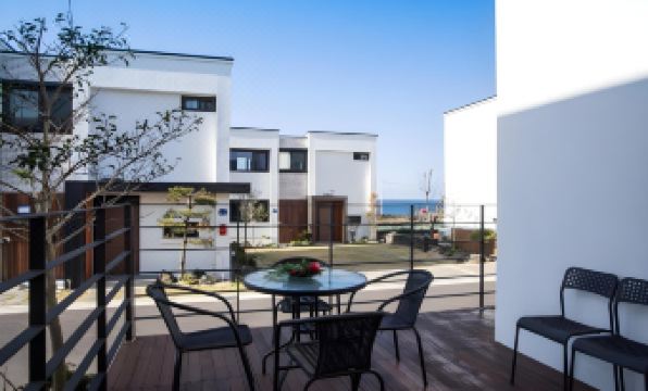 Aewol Bada Town House