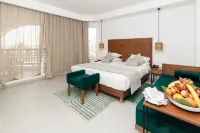 El Mouradi Palm Marina - Families and Couples Only - 5 Sao