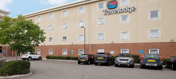 Travelodge Cheltenham チェルトナムのホテル