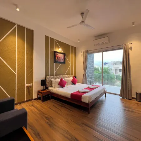 Touchwood 4 BHK with Pvt Pool by Stellar Stays