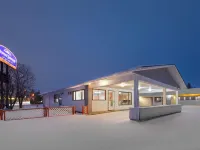 Howard Johnson by Wyndham Edson Hotels in Edson
