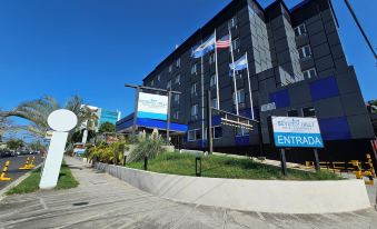 Beverly Hills: Hotel and Business