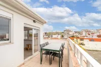 GuestReady - Sunny Retreat in Costa da Caparica - Beach