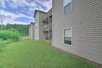 Cozy Family Condo w/ Balcony in Heart of Branson - Apartments