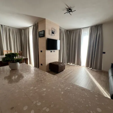 Bormio Apartments al pradais giardino est Отели в г. Бормио