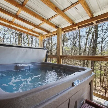 Romantic Red River Gorge Cabin w/ Hot Tub, Pond Views & Dog Friendly