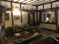 男爵庭院酒店