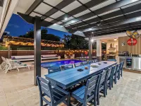 Villa Sunset by Glam Homes Hotels in Hialeah