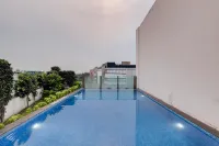 Lemon Tree Hotel Chandigarh - Pools