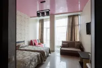Orange Hotel - parking