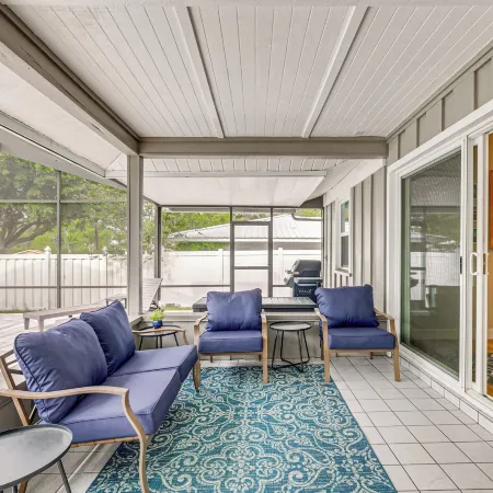 Coastal Group Getaway Near Three Sisters Springs