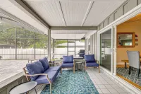 Coastal Group Getaway Near Three Sisters Springs - 3-Star