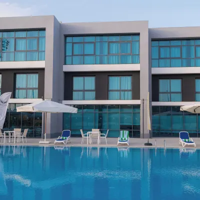 فندق فينيكس آند ويلنس Hotels near October University for Modern Sciences & Arts