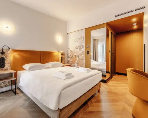 Art Queen Aparthotel Hotels near Holy Trinity Basilica