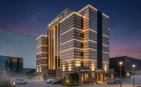 Brown Dot Hotel - موقف سيارات