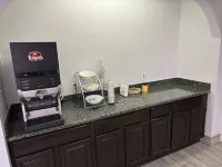 HomeTowne Studios by Red Roof Birmingham - Highway 280 - 2 stjerner