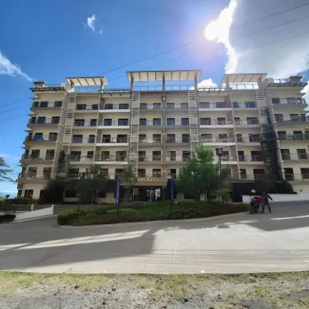 Outlook Ridge Residences