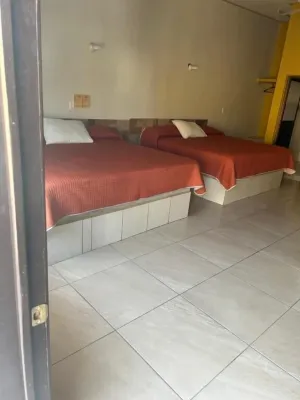 Hotel Los Álvarez - 2-Star