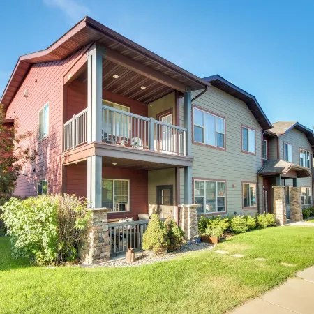 Cozy Livingston Condo w/ Balcony & Mtn View!