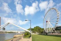 South Bank Sensational! ~ 2Bed/2Bath/1Car/Pool! - 2성급