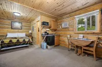 Black Hills Trailside Park Resort - Homestays