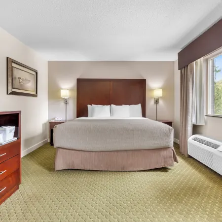 Quality Inn & Suites Clackamas - Portland