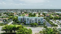 Beautiful 1 Bedroom Condo - JW Alternative - Steps from Marco Island Beach - Beach