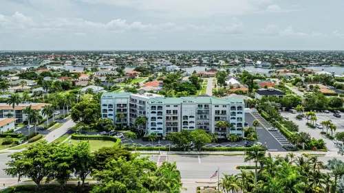 Beautiful 1 Bedroom Condo - JW Alternative - Steps from Marco Island Beach - Beach